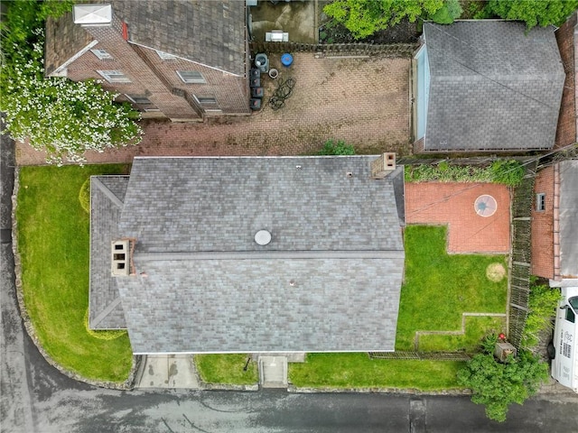 7533 Graymore Rd, Point Breeze, PA 15221 - drone / aerial view