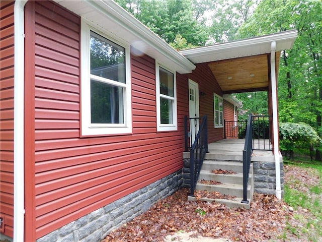 763 W Mountainview Rd, Bullskin Twp, PA 15610 - view of side of home featuring covered porch