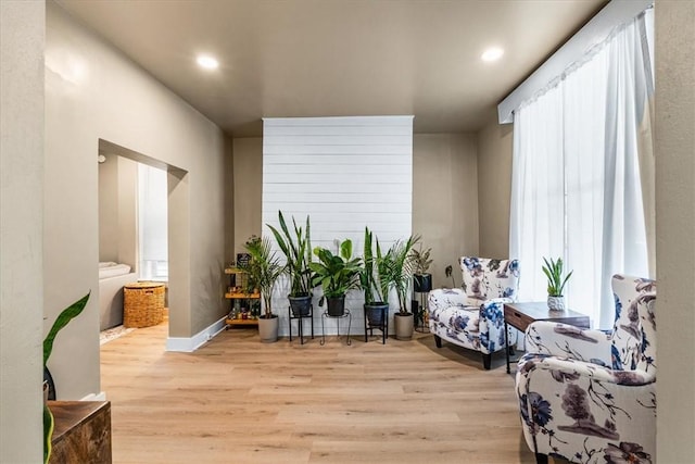 639 Tingley Ave, Bellevue, PA 15202 - living area with light wood-style flooring, recessed lighting, and baseboards