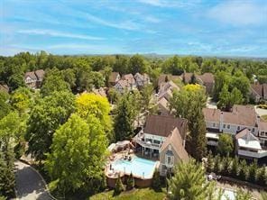824 Kingsberry Cir, Mt Lebanon, PA 15234 - bird's eye view of a pool
