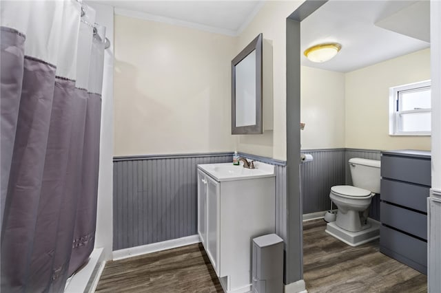 1194-1226 Lewis Ave, Robinson Twp Nwa, PA 15108 - full bathroom with wainscoting, vanity, toilet, wood finished floors, and crown molding