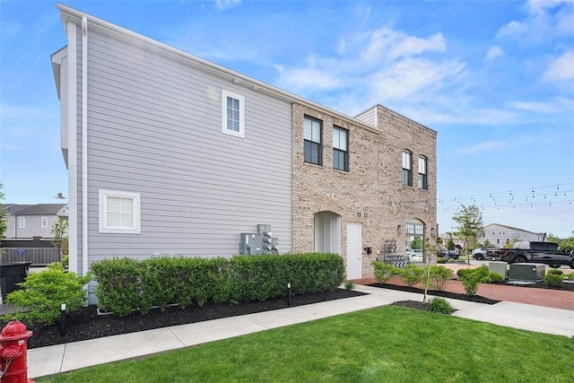 303 Tillary Ln Unit 201, Cranberry Twp, PA 16066 - view of property featuring a front lawn