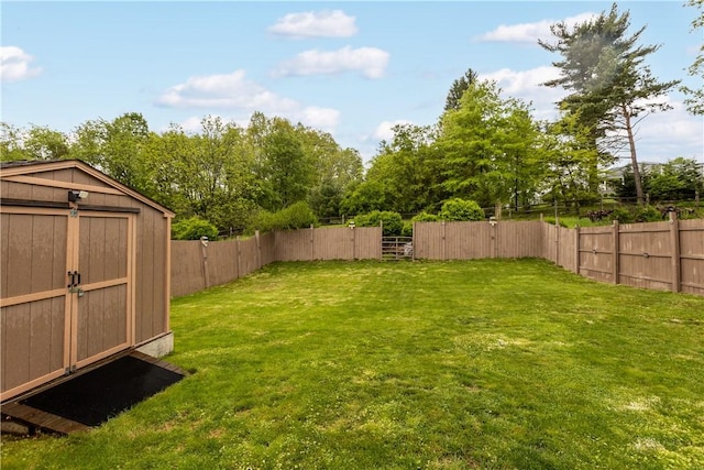 887 E Arcadia Dr, Mccandless, PA 15237 - fenced backyard featuring a storage shed