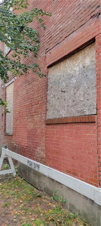 1244 Buena Vista St, Central North Side, PA 15212 - exterior view of brick siding