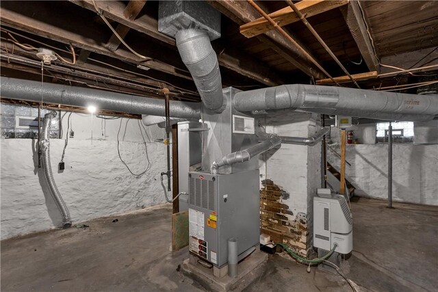 2914 5th Ave, Beaver Falls, PA 15010 - unfinished below grade area featuring heating unit