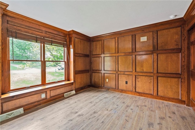 2662 Timberglen Dr W, Franklin Park, PA 15090 - unfurnished room featuring healthy amount of natural light, light wood-type flooring, a decorative wall, and a smoke detector