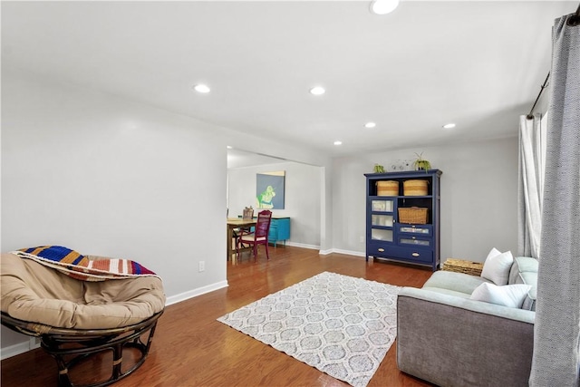2507 Corteland Dr, Upper St Clair, PA 15241 - living area featuring dark wood-style floors, recessed lighting, and baseboards
