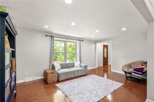 2507 Corteland Dr, Upper St Clair, PA 15241 - living area featuring wood finished floors, baseboards, and recessed lighting