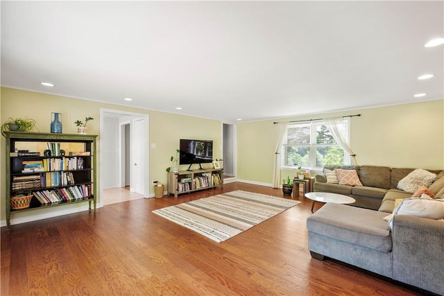 2507 Corteland Dr, Upper St Clair, PA 15241 - living area featuring wood finished floors, recessed lighting, and baseboards