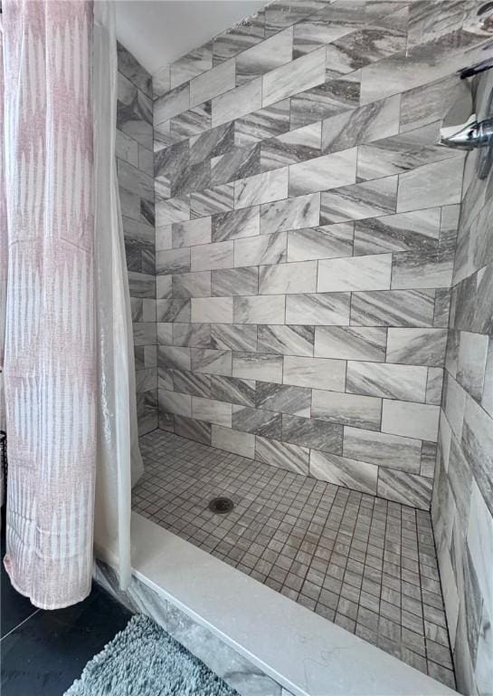 608 Wible Run Rd, Shaler, PA 15209 - full bathroom with a tile shower