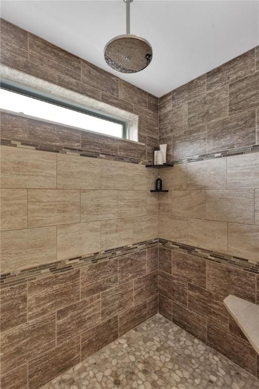 5525 Fontana Ct, Murrysville, PA 15632 - bathroom with tiled shower