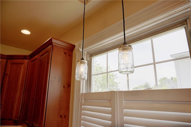 322 Garfield Ave, Mars Boro, PA 16046 - detailed view of recessed lighting
