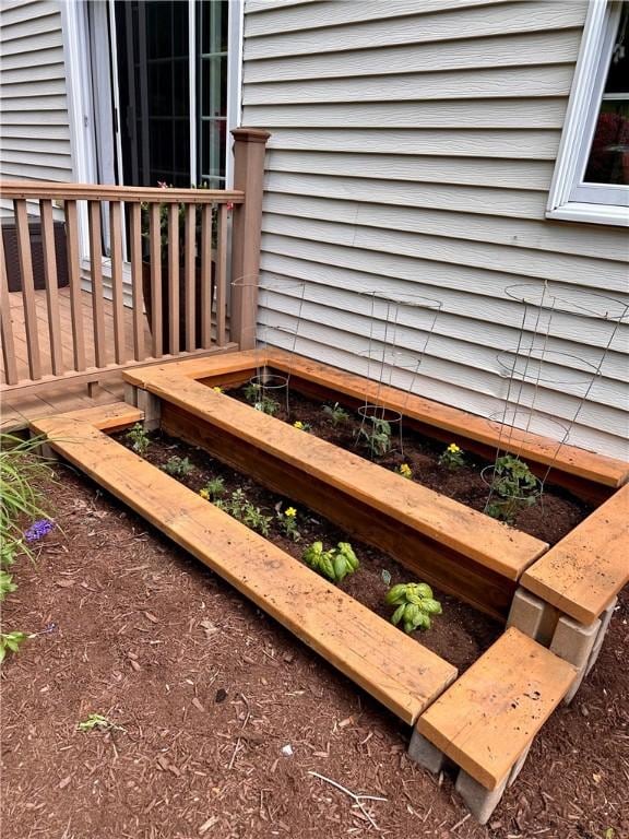 112 Brandywine, Manor, PA 15642 - exterior view of a vegetable garden