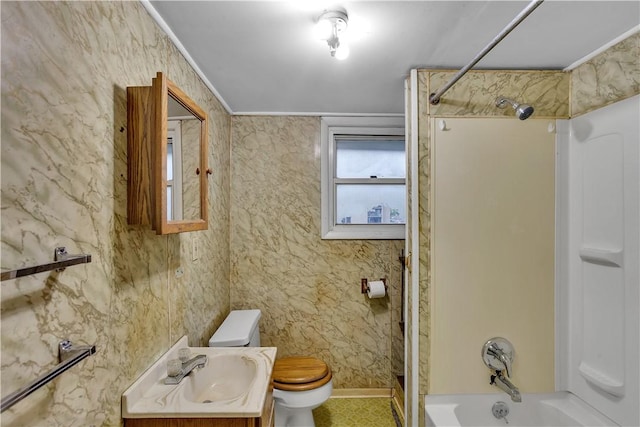 208 Maple Ave, City Of But Se, PA 16001 - full bath with toilet, shower / tub combination, and vanity