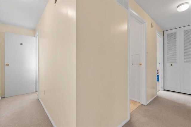 53 Escalon Dr, Findlay Twp, PA 15108 - corridor with light carpet and baseboards
