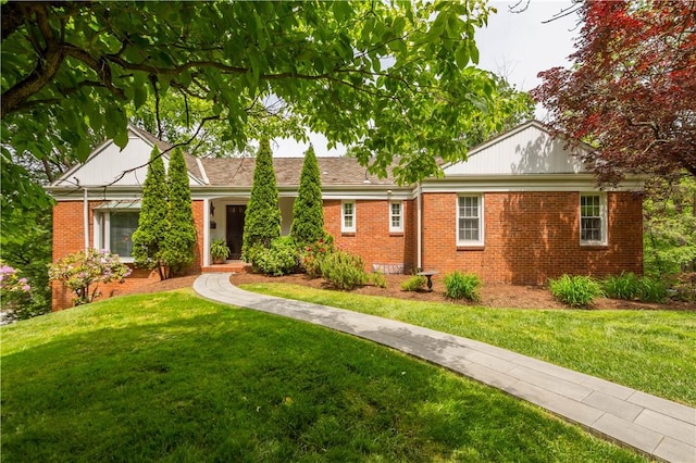 1580 Williamsburg Rd, Mt Lebanon, PA 15243 - ranch-style house with brick siding and a front lawn