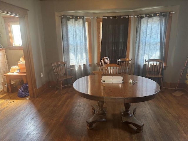 257 Euclid Ave, Sharon, PA 16146 - dining area featuring wood-type flooring and baseboards