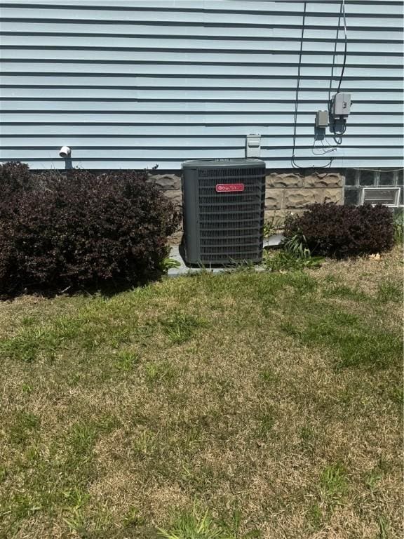 257 Euclid Ave, Sharon, PA 16146 - exterior view of central air condition unit