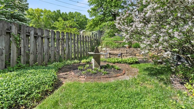 817 Wainwright Dr, Mt Lebanon, PA 15228 - view of yard