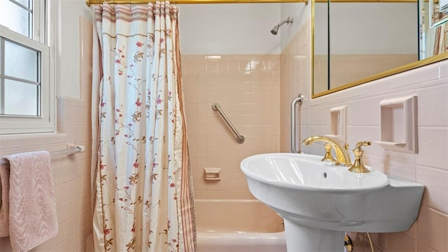 817 Wainwright Dr, Mt Lebanon, PA 15228 - bathroom with shower / bath combination with curtain and tile walls
