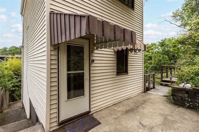 329 Ivondale St, Greenfield, PA 15207 - view of doorway to property