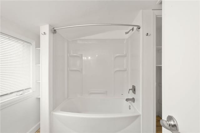 105 Brookwood Rd, Peters Twp, PA 15367 - bathroom featuring bathing tub / shower combination