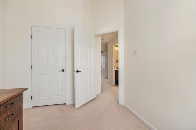 3005 Village Run Rd, Pine Twp Nal, PA 15090 - hallway featuring light carpet and baseboards