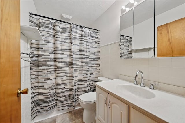 349 State Ave, Beaver, PA 15009 - full bathroom with tile walls, toilet, vanity, a shower with shower curtain, and backsplash