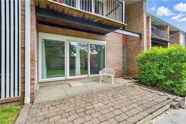 61 Darlington Rd Unit A-12, Patterson Twp, PA 15010 - view of patio featuring a balcony