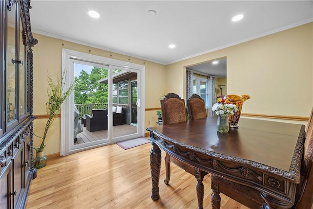 1209 Satellite Cir, Upper St Clair, PA 15241 - dining area with ornamental molding, light wood-style flooring, recessed lighting, and baseboards