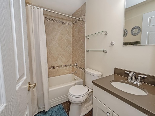 305 Ivy Dr, Pine Twp Nal, PA 15044 - full bath featuring toilet, vanity, and shower / bath combo with shower curtain