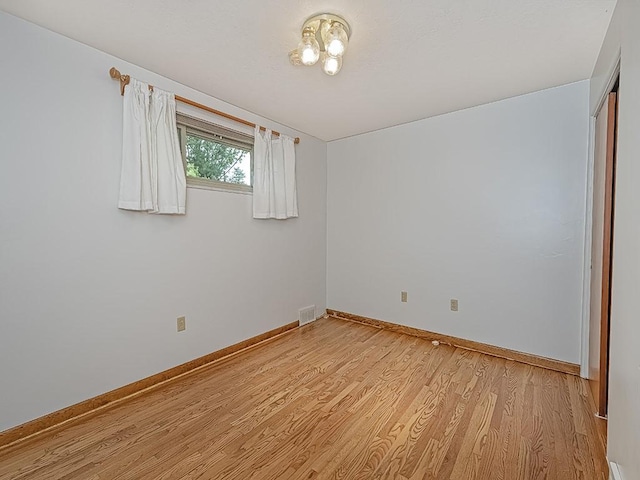 305 Ivy Dr, Pine Twp Nal, PA 15044 - empty room featuring light wood-style flooring and baseboards