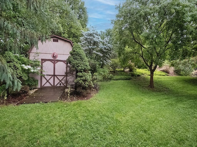 305 Ivy Dr, Pine Twp Nal, PA 15044 - view of green lawn with an outdoor structure and a barn