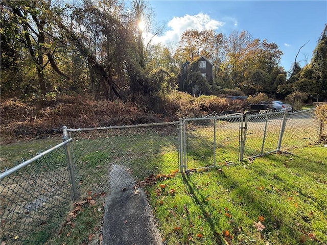 7134 Gladefield St, Lincoln-Larimer, PA 15206 - view of yard with a gate