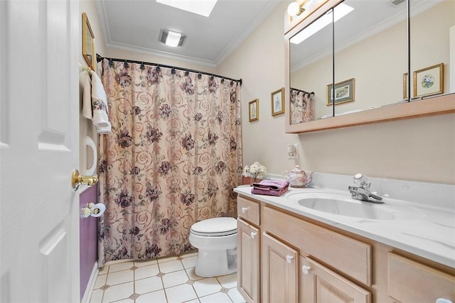 1544 Eldorado Dr, Hopewell Twp Bea, PA 15001 - full bath featuring vanity, toilet, crown molding, a shower with curtain, and a skylight