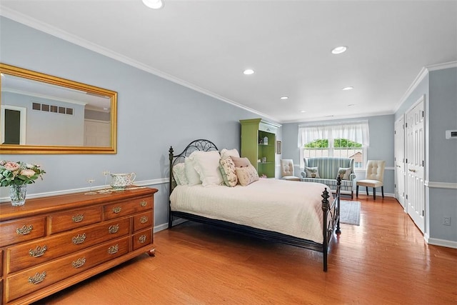 1544 Eldorado Dr, Hopewell Twp Bea, PA 15001 - bedroom with light wood-style flooring, baseboards, crown molding, and recessed lighting