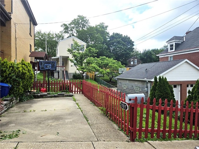 1505 Berkshire Ave, Brookline, PA 15226 - view of patio featuring a fenced front yard