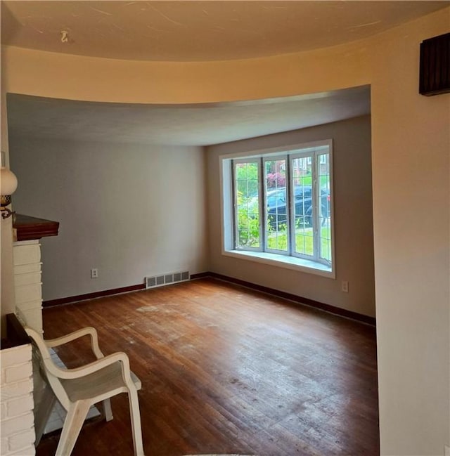 1161 Cox Pl, Lincoln Place, PA 15207 - photo 3