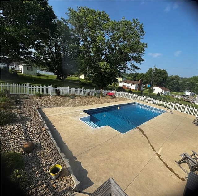 211 Stephens St, Vanderbilt, PA 15486 - view of swimming pool featuring a patio and a fenced backyard