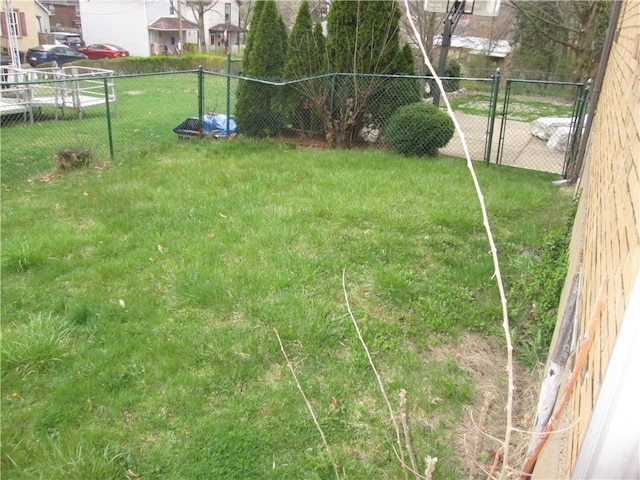 386 Woodland Ave, Oakmont, PA 15139 - view of yard