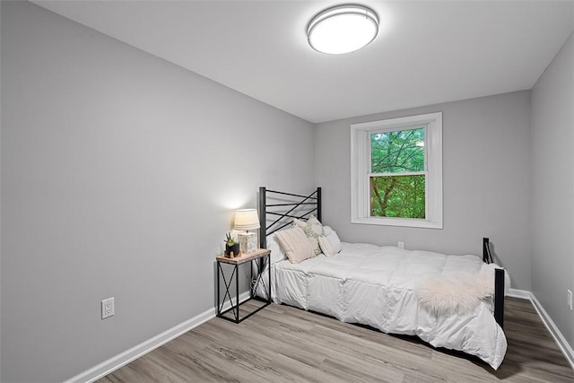 273 Inglewood Dr, Mt Lebanon, PA 15228 - bedroom featuring wood finished floors and baseboards