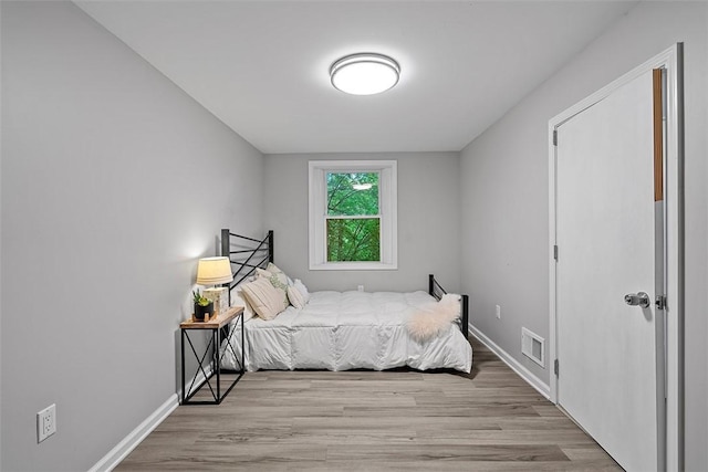 273 Inglewood Dr, Mt Lebanon, PA 15228 - bedroom featuring wood finished floors and baseboards
