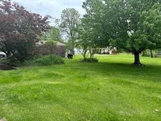 798 Hecla Rd, Mount Pleasant Twp Wml, PA 15666 - view of grassy yard