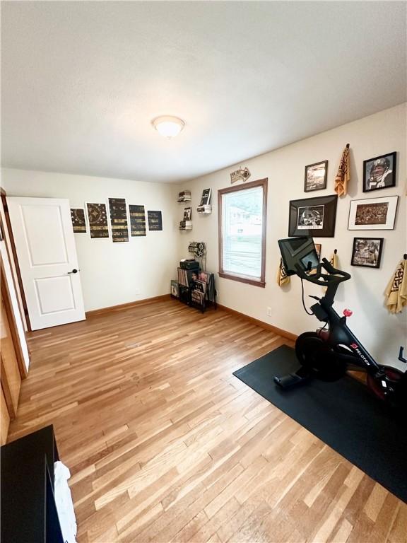 1425 Elgin, Aliquippa, PA 15001 - workout area featuring light wood-style floors and baseboards