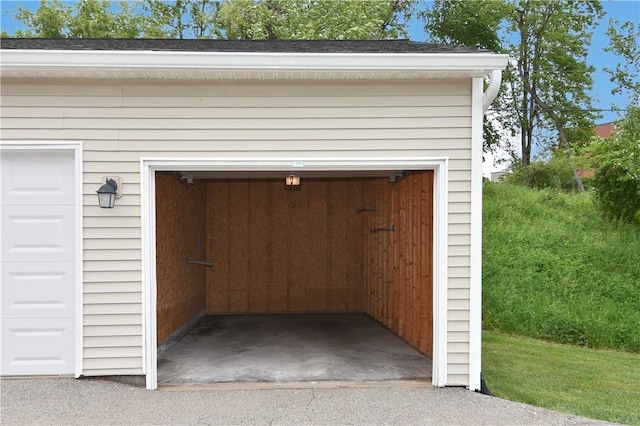 1201 Lenox Oval, Ross Twp, PA 15237 - view of garage
