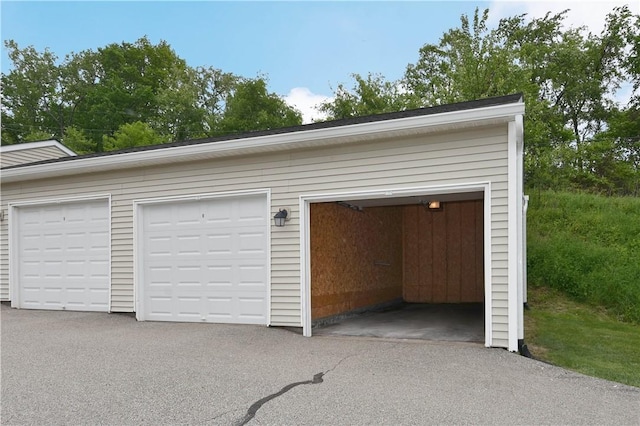 1201 Lenox Oval, Ross Twp, PA 15237 - view of garage