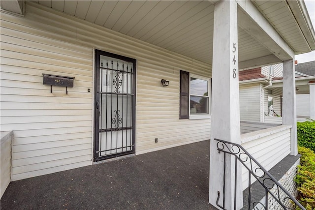 548 Conrad Ave, Charleroi Boro, PA 15022 - entrance to property with covered porch