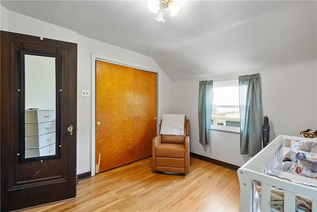 1415 Oakglen St, Crafton Heights, PA 15204 - bedroom featuring lofted ceiling, light wood-style floors, and baseboards