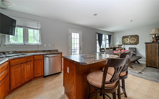 411 Fairgate, Pine Twp, PA 15090 - kitchen featuring dishwasher, plenty of natural light, dark countertops, and a kitchen breakfast bar