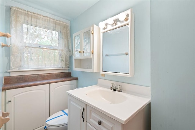 2501 Middletown Rd, Ingram, PA 15205 - bathroom with vanity and toilet